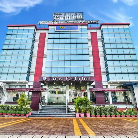 Hotel Parth Inn Ghaziabad Eksteriør bilde