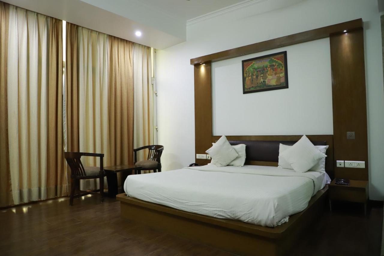 Hotel Parth Inn Ghaziabad Eksteriør bilde