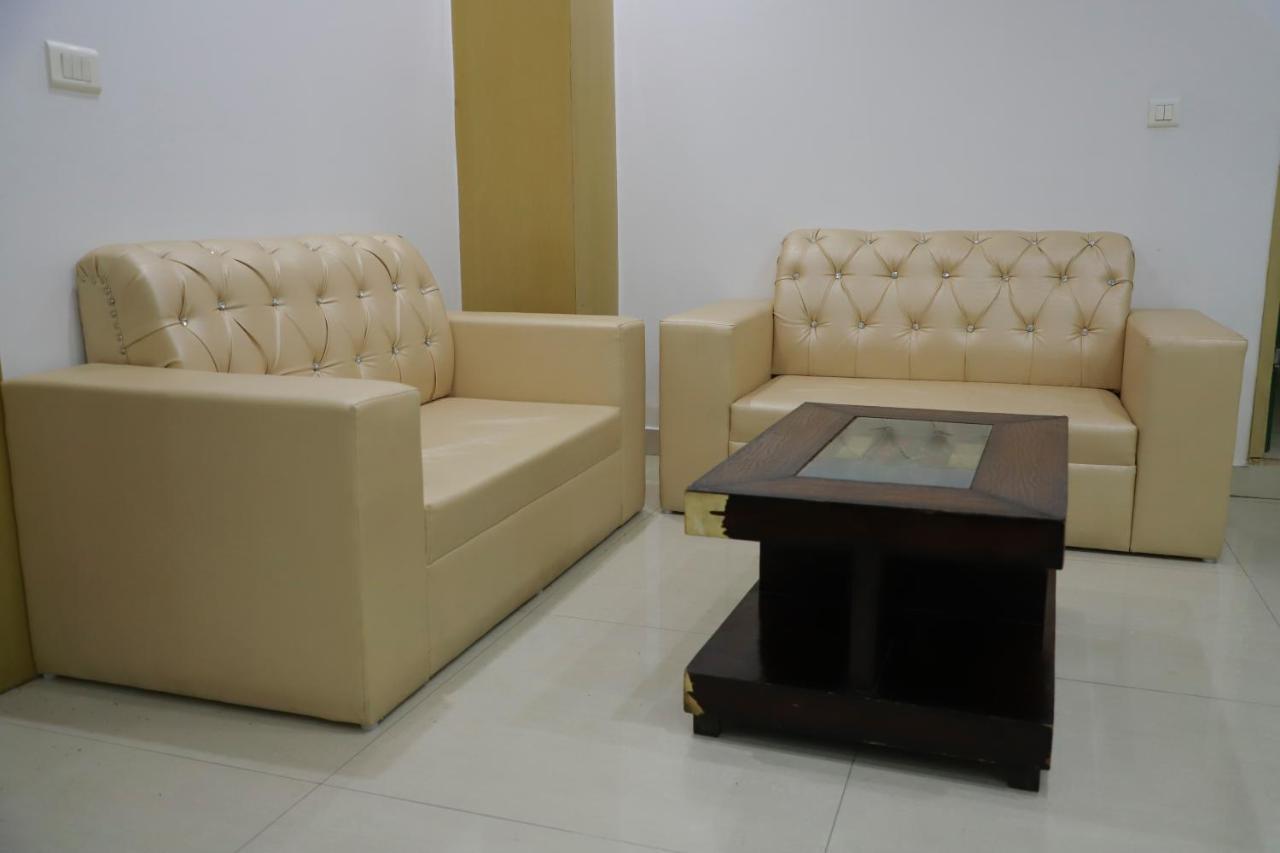 Hotel Parth Inn Ghaziabad Eksteriør bilde