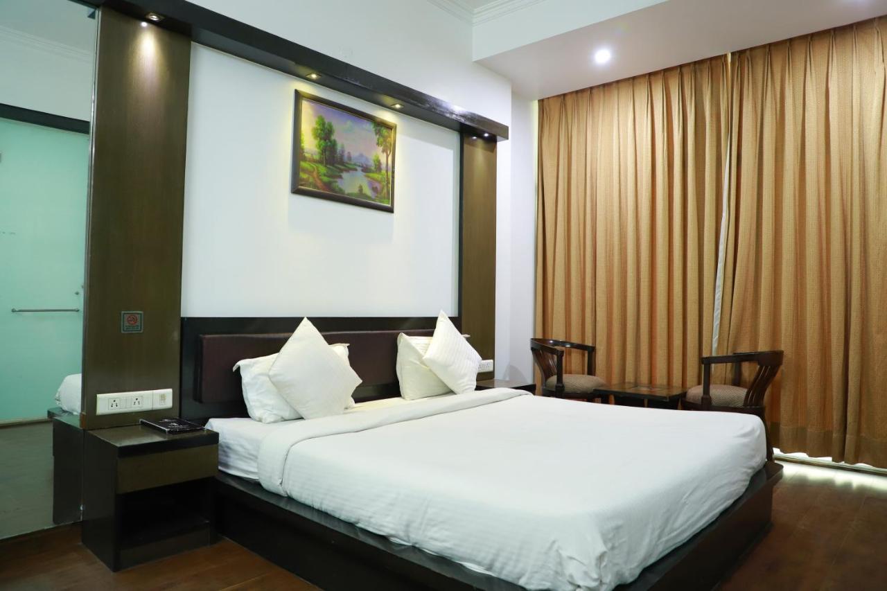 Hotel Parth Inn Ghaziabad Eksteriør bilde