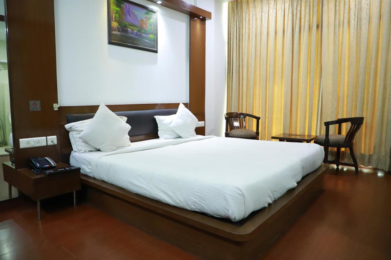 Hotel Parth Inn Ghaziabad Eksteriør bilde
