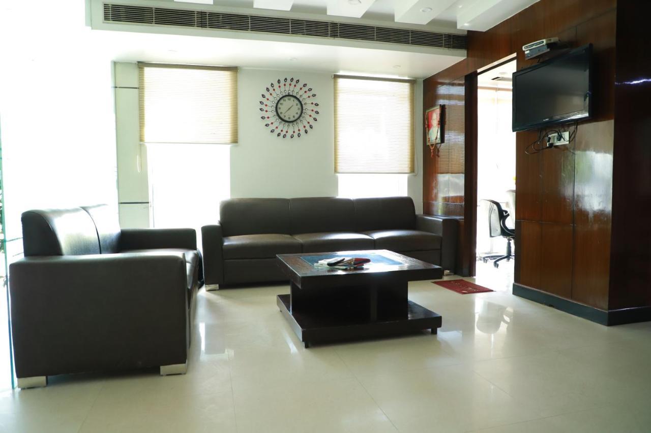 Hotel Parth Inn Ghaziabad Eksteriør bilde