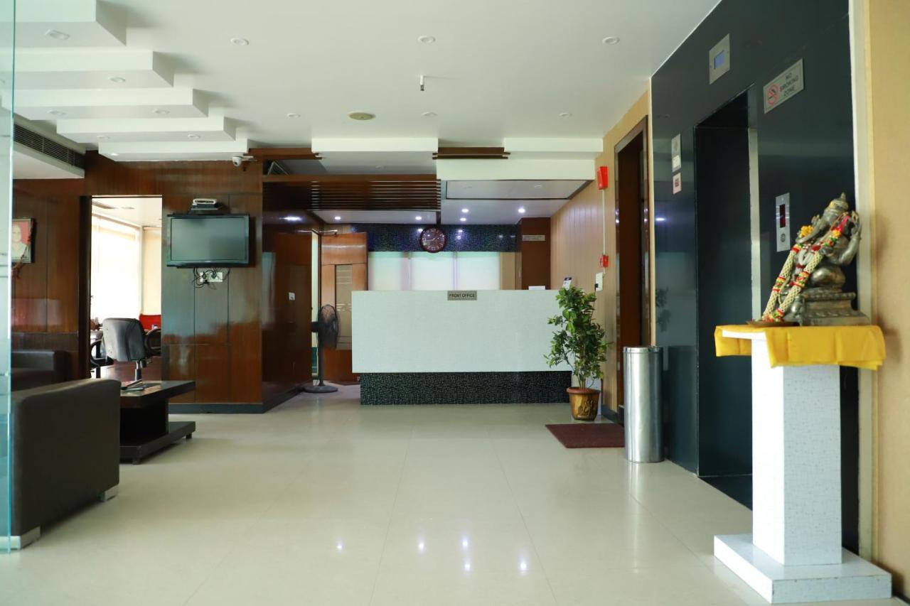 Hotel Parth Inn Ghaziabad Eksteriør bilde