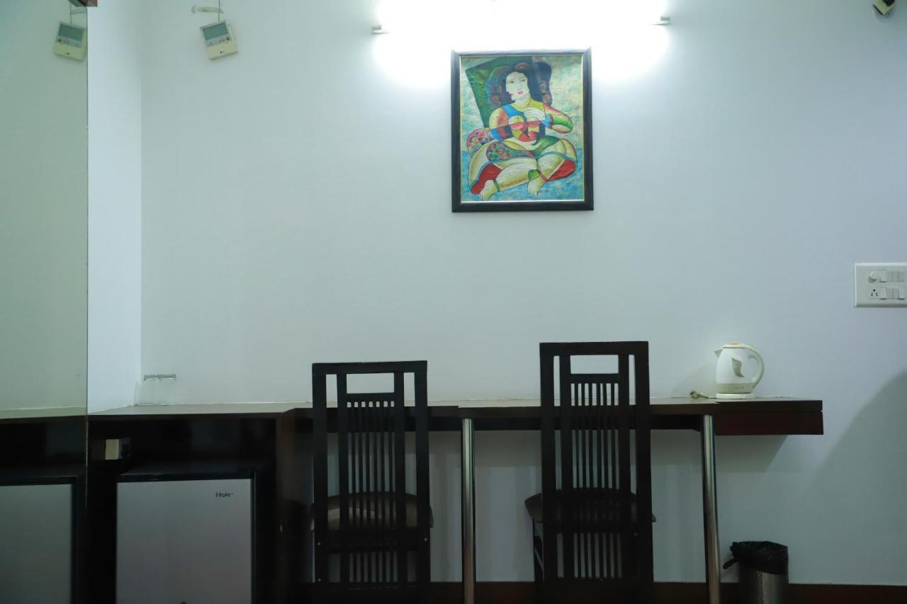Hotel Parth Inn Ghaziabad Eksteriør bilde