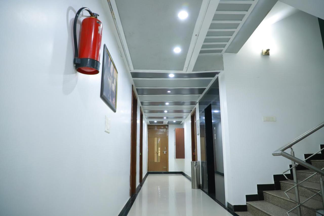 Hotel Parth Inn Ghaziabad Eksteriør bilde