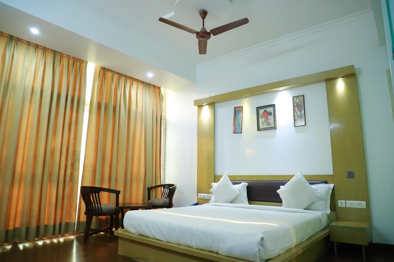 Hotel Parth Inn Ghaziabad Eksteriør bilde