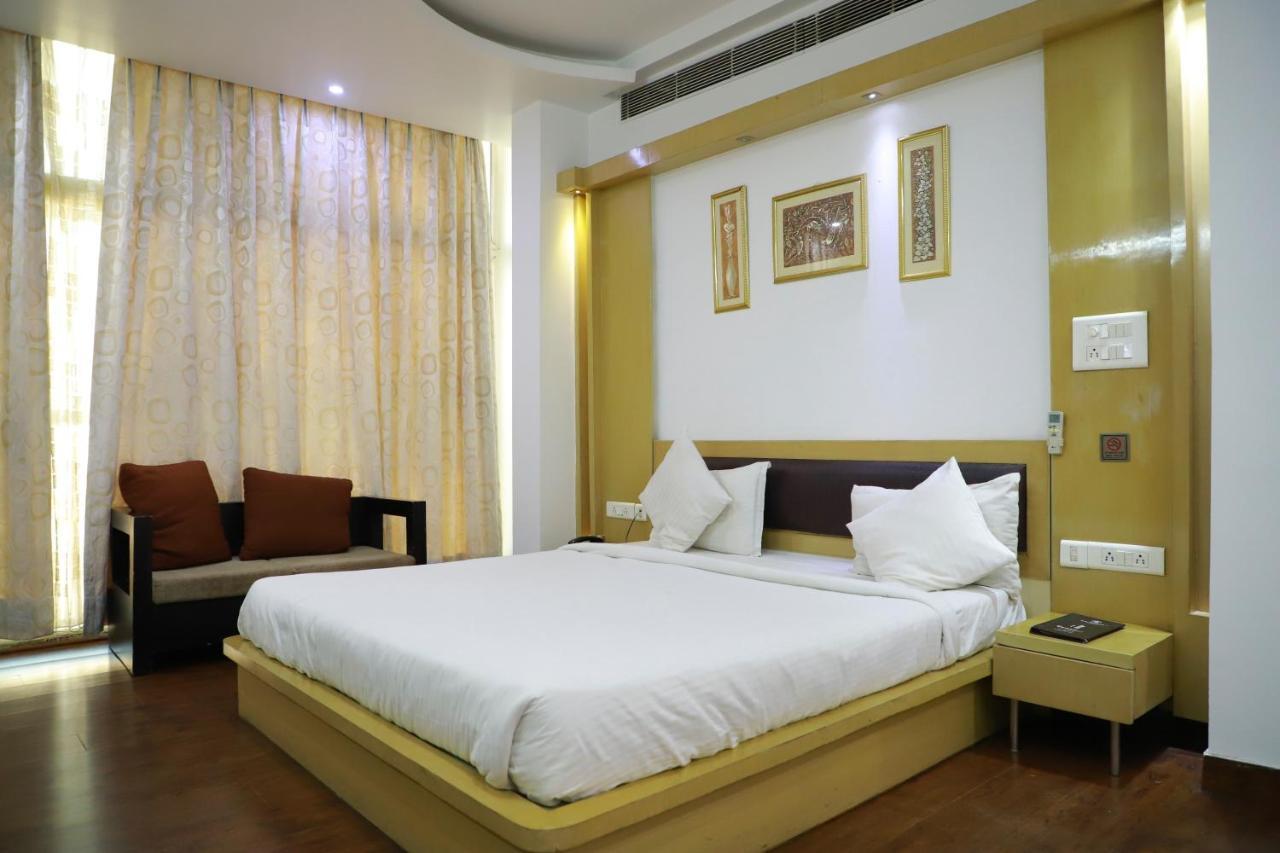Hotel Parth Inn Ghaziabad Eksteriør bilde