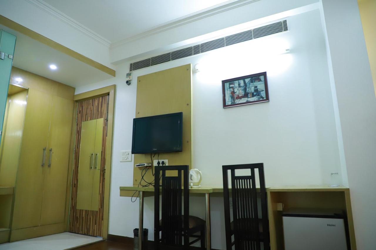 Hotel Parth Inn Ghaziabad Eksteriør bilde