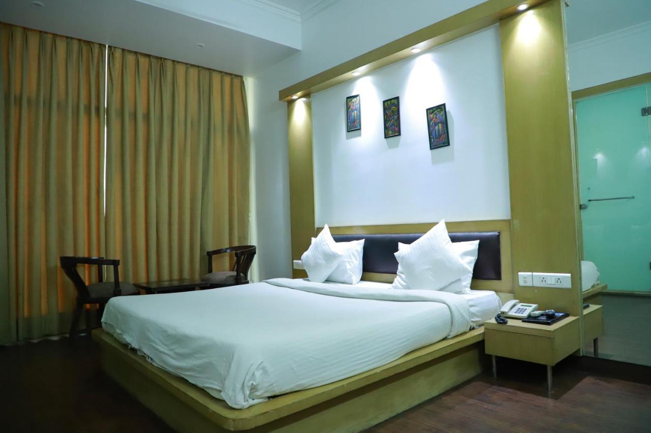 Hotel Parth Inn Ghaziabad Eksteriør bilde