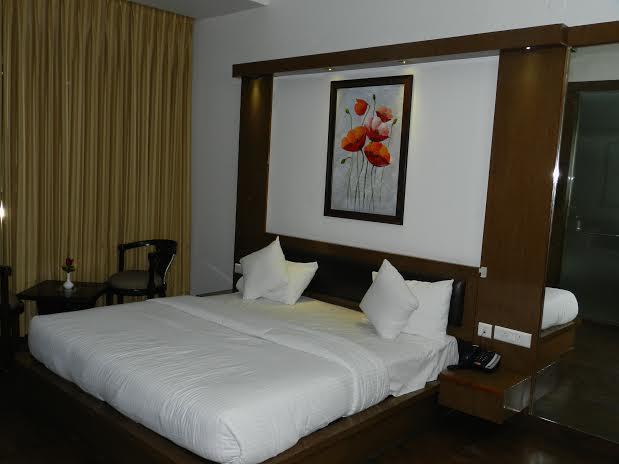 Hotel Parth Inn Ghaziabad Eksteriør bilde