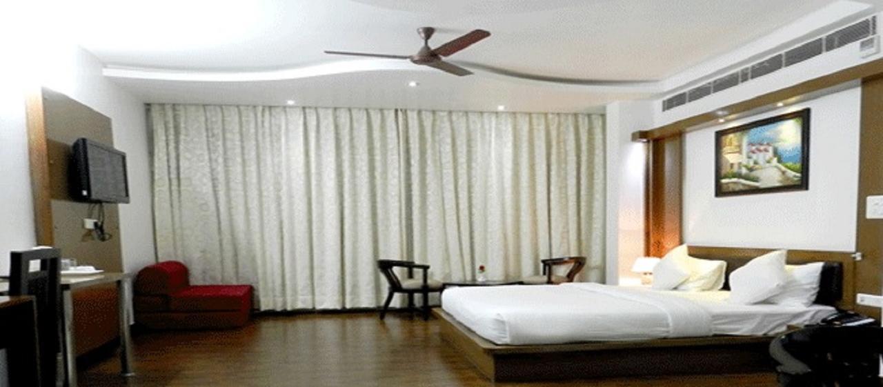 Hotel Parth Inn Ghaziabad Eksteriør bilde