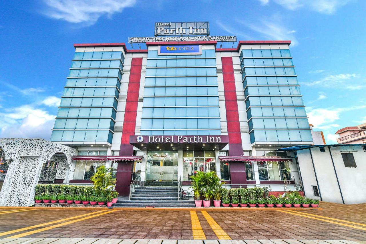 Hotel Parth Inn Ghaziabad Eksteriør bilde