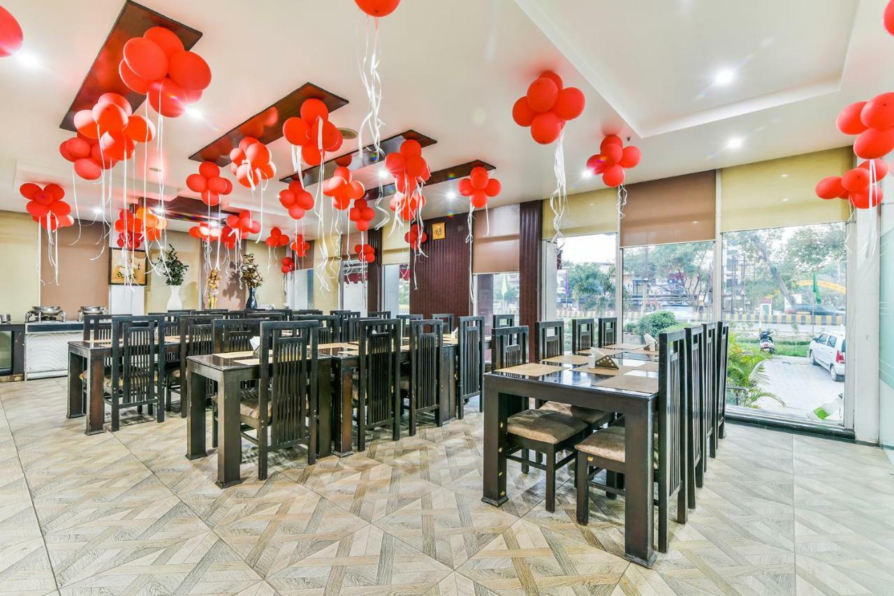 Hotel Parth Inn Ghaziabad Eksteriør bilde